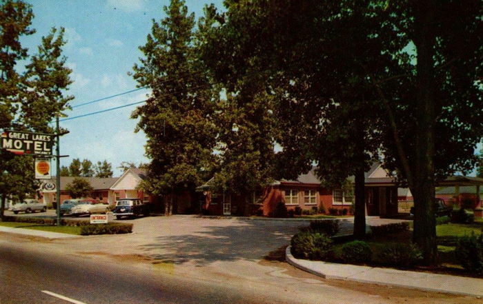 Great Lakes Motel - Old Postcard View